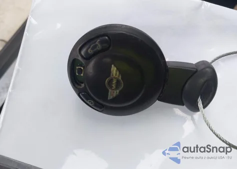 2010 Mini Cooper S из США, поврежденный, VIN WMWMF7C50ATW89549